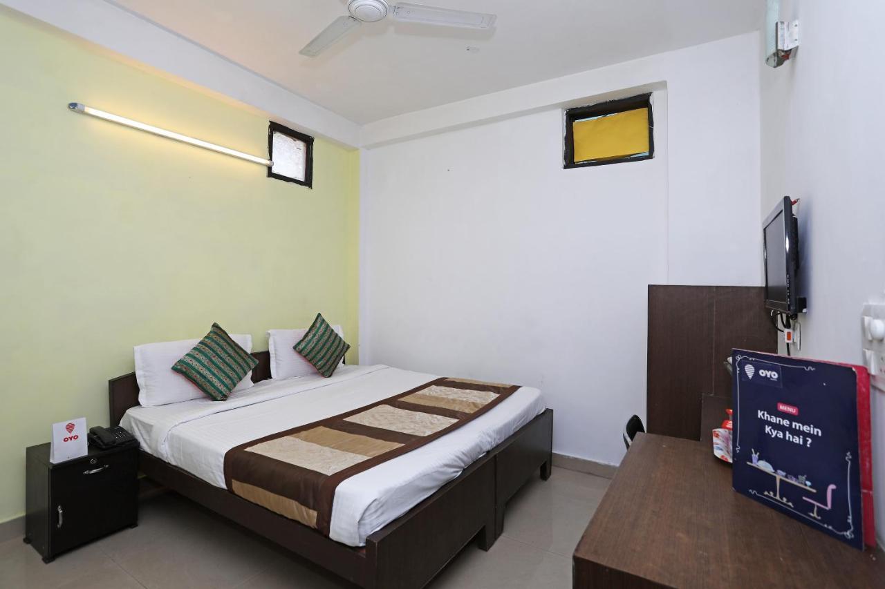 Oyo 11392 The Hotel Grand Hospitality Noida Zewnętrze zdjęcie