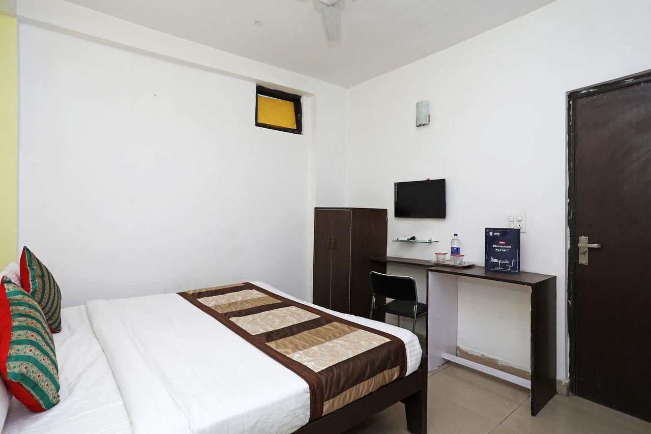 Oyo 11392 The Hotel Grand Hospitality Noida Zewnętrze zdjęcie